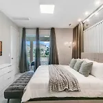 8 Bedrooms - 6,5 Bathrooms - Encore 297 Aa