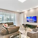 8 Bedrooms - 6,5 Bathrooms - Encore 297 Aa