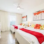 Top Floor*Balcony*Vistacay Convention Ctr & Idrive