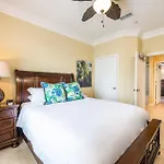Top Floor*Balcony*Vistacay Convention Ctr & Idrive