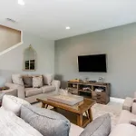 8 Bedroom Vacation Home With Pool 2114