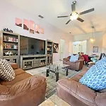 Callaghan Cantina Home