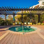 Prime Location-Spacious Condo For 8 Guests