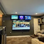 Remodeled Private Apartment