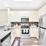 2Br Queen Bed Condo - Hot Tub Pool - Near Disney