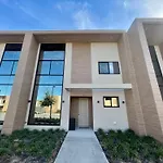 Home In Orlando 7 Min From Disney Parks - 4 Bedrooms With En-Suite Bathrooms!