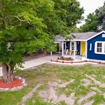 3Br Getaway W Office Near Airport Pets