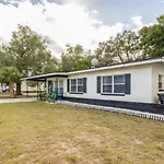 Pet-Friendly & Work-Ready 10 Min To Downtown!
