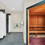 Modern 3Br Condo Near Disney- Pool And Hot Tub