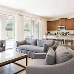 Charming 6 Bdrm Property With Private Spa In Encore