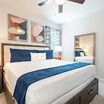 Chic 4 Bdrm Home With Gaming Loft At Encore