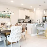 Chic 4 Bdrm Home With Gaming Loft At Encore
