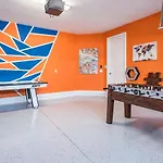 Modern 6 Bdrm Retreat With Private Pool In Encore