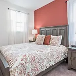 Warm 6 Bdrm Home With Private Pool At Encore