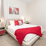 Classic 4 Bdrm Home With Private Pool At Encore