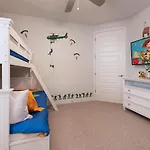 Spacious 8 Bdrm Retreat With Large Private Patio In Encore