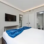Luxury 2 Suites The Enclave Near Parks