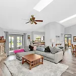 Tranquil Oasis 4Br Pool Home