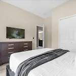 5 Bedrooms - 4 Bathrooms - Storey Lake 3149 Pp