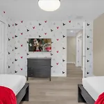 5 Bedrooms - 4 Bathrooms - Storey Lake 3149 Pp