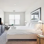 Discover Vibrant Living At Century Millenia Apartments In Orlando!