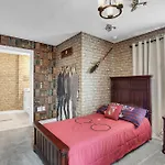 5 Bedrooms - 4 Bathrooms - Storey Lake 4800 Ll