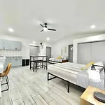 Remodeled 1Br Wfh Setup, Walkable, Sleeps 4!