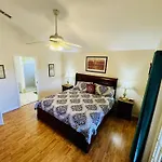 4-3 Vacation Home With Private Pool Located At Formosa Gardens!!
