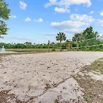 Mickey Manor - Oakwater Resort