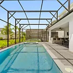 10 Bedrooms- 8 Bathrooms- Windsor Cay16267Sk