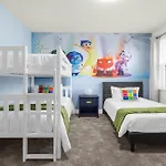 Upstay - Modern Family Townhome With Pool