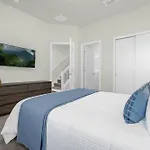Upstay - Modern Family Townhome With Pool