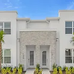 Upstay - Modern Family Townhouse W Private Pool