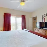 The Heron Beach Gateaway