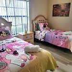 Dream Villa - New 4Br/3Ba - 6 Miles From Disney