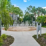 Spacious Townhome Wpatio Garage Sleeps10