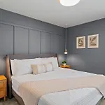 10 Bedrooms- 8 Bathrooms- Windsor Kay 16260Sk