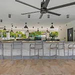 New Modern Townhome, Near The Parks - 4029
