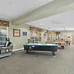Family-Friendly Villa Resort: Free Water Park