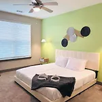 Full Apartment, Close To Parks King Bed Pet-Friendly Top Amenities