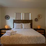 Family Friendly 5Br Home Pool Patio & Room For 10
