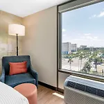 Cambria Hotel Orlando Near Universal Theme Parks