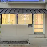King Bd Charming 2-Storey Cottage W Privateyard
