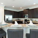 Sumptuous 5 Bdrm Home With Pool At Encore
