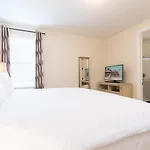 Charming 10 Bdrm Villa With Open Living Area At Encore