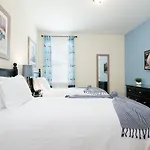 Spacious Graceful 10 Bdrm House With Kitchen At Encore