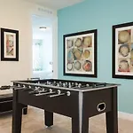 Spacious Graceful 10 Bdrm House With Kitchen At Encore