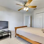 Family Home In Orlando Suburbs About 12 Mi To Dtwn!