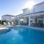 Fantastic Disney Vacation W Pool And Movie Theater