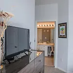 Lake View Condo Near Disney Windsor Hills